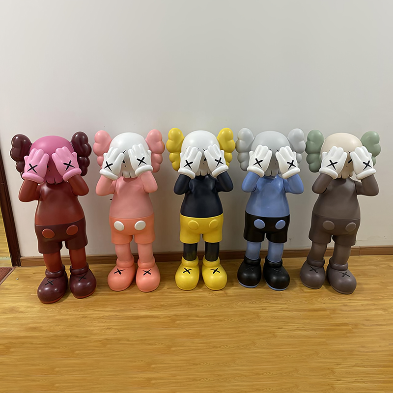 Electroplating Color Life Size Kaws Sculpture