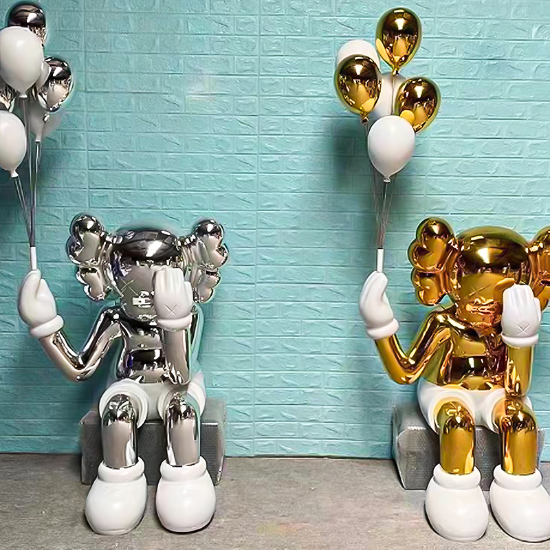 Electroplating Color Life Size Kaws Sculpture